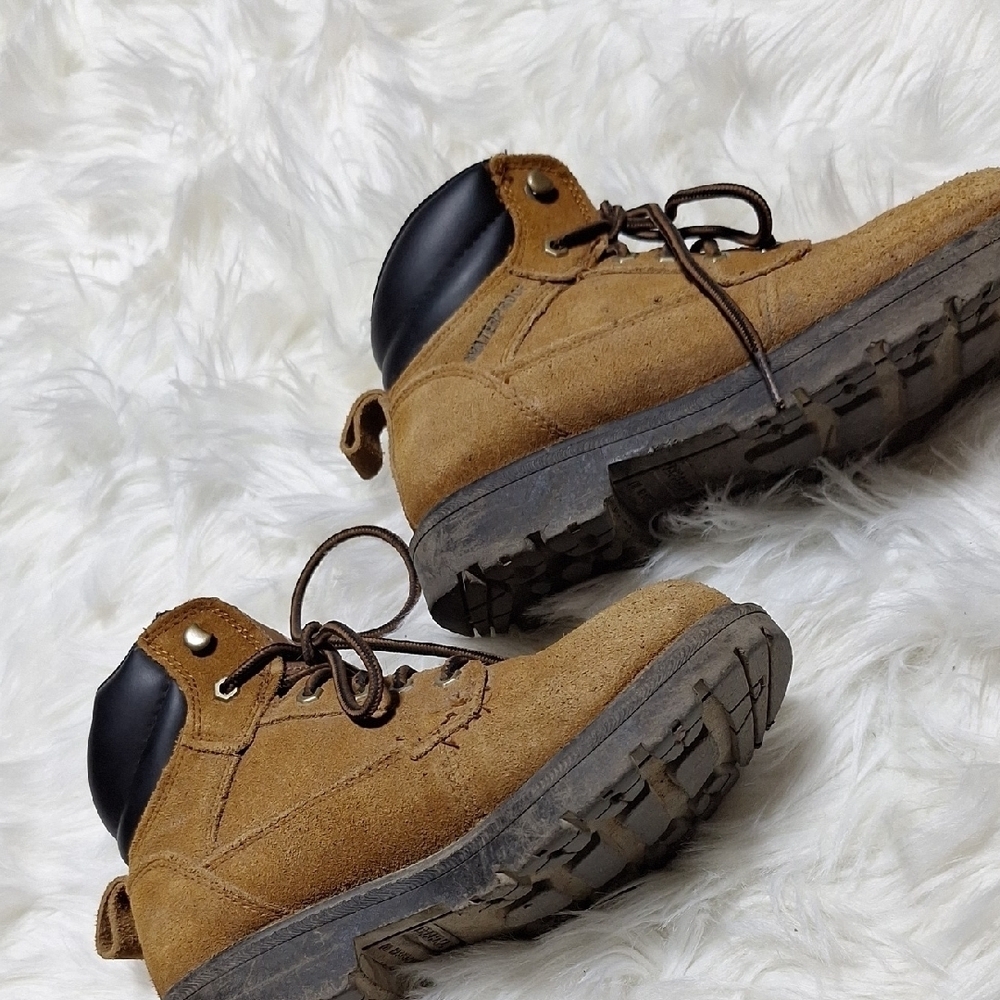 Brahma Tan and Black Boots - Picture 9 of 12